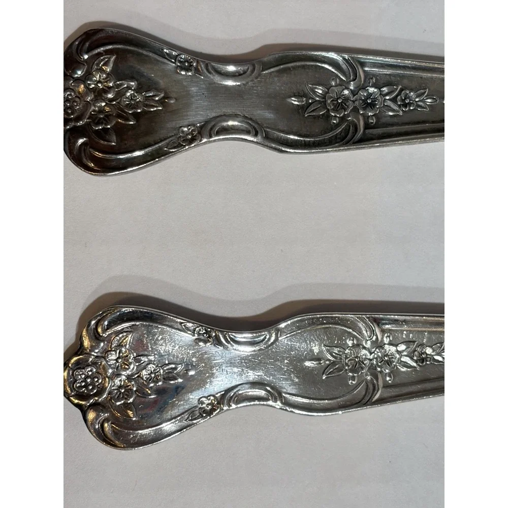 Set of 4 Magnolia Inspiration by Wm Roger's Rogers Silver plate Dinner Forks